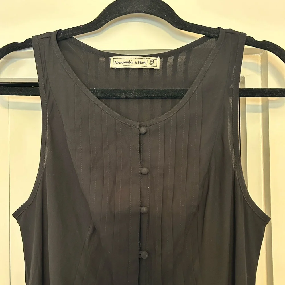 Abercrombie & Fitch Sleeveless Black Maxi Dress with Pleated Bodice and Buttons